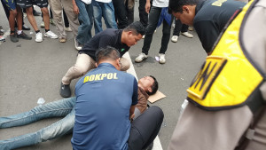 Peserta Aksi di Monas Alami Kejang, Polisi Sigap Berikan Pertolongan