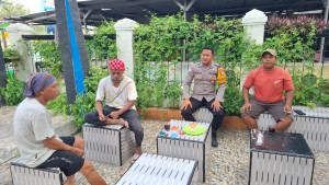 Bhabinkamtibmas Pulau Tidung Sambang Warga, Sosialisasikan Layanan Polri 110 Lewat Jakarta On The Spot