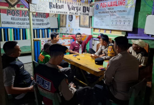 Jakarta On The Spot Dini Hari, Polsek Kepulauan Seribu Selatan Sosialisasikan Layanan Polisi 110 kepada Warga