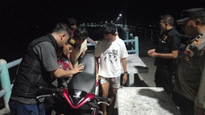 Patroli Malam Jakarta On The Spot, Polsek Kepulauan Seribu Selatan Gencarkan Sosialisasi Layanan Polisi 110