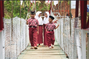 Puluhan Tahun Tak Ada Penghubung, Jembatan Gantung Kini Jadi Jalur Utama Pangandaran - Tasikmalaya