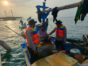 Jakarta On The Spot, Satpolairud Polres Kepulauan Seribu Edukasi Wisatawan tentang Keselamatan Laut dan Layanan Polisi 110