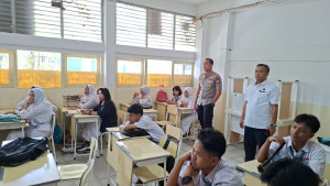 Jaga Jakarta, Polsek Metro Penjaringan Gelar Program Police Go To School di SMK Remaja Pluit