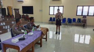 Police Goes to School: Polsek Bekasi Barat Sambangi SMP-SMA Advent Jakasampurna