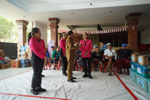 Peduli Sesama, Ketua Umum Bhayangkari Salurkan Bantuan Untuk Masyarakat Terdampak Banjir di Bali