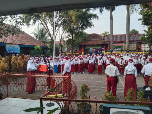 Hari Pertama Masuk Sekolah, SDN Lagoa 09 Tanamkan Karakter dan Budaya Saling Menghargai