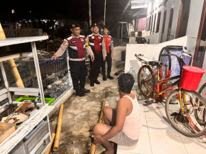 Patroli Malam Gabungan di Kepulauan Seribu Utara, Polisi Perkuat Siskamling dan Edukasi Layanan Publik