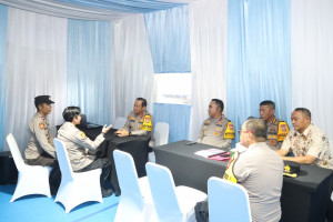 Kapolda Metro Jaya Tinjau Pospam dan Pantau Ibadah Natal Jakarta