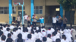 Wakapolres Metro Jakarta Utara Program Goes To School di SMP dan SMK Nusantara 2