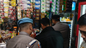 Patroli KRYD Polsek Koja Amankan 24 Botol Miras Cegah Potensi Tawuran Remaja