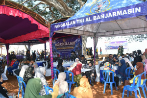Sambut Hari Jadi Ke-81 TNI AL, Lanal Banjarmasin Gelar Aksi Aku Cinta Laut di Pantai Tabanio