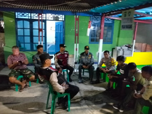 Polsek Kepulauan Seribu Selatan Gencarkan Pemantauan dan Pembinaan Pos Kamling Wujudkan Lingkungan Aman dan Kondusif di Pulau Untung Jawa