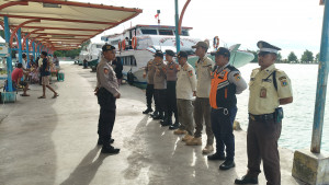 Kapolres Kepulauan Seribu Pastikan Keamanan dan Kenyamanan Wisata Lewat Pengamanan Dermaga di Pulau-Pulau