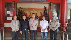 Kapolsek Metro Penjaringan Tinjau Kesiapan Vihara Jelang Perayaan Imlek 2026