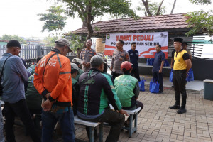 Polres Kepulauan Seribu Gelar Jumat Peduli Bersama Sabuk Kamtibmas, Perkuat Sinergi dengan Komunitas Ojol