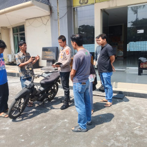 Polisi Kembalikan Motor yang Dilaporkan  Hilang, Warga Bekasi Apresiasi Kinerja Polsek Medan Satria