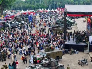 Hari Pertama TNI AD Fair 2025,Stand Rekrutmen Prajurit Jadi Magnet Pengunjung