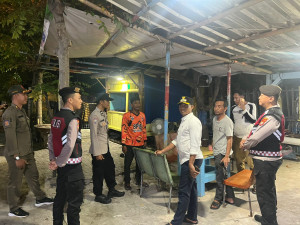 Patroli Gabungan Polsek Kepulauan Seribu Utara Intensifkan Siskamling dan Sosialisasi Layanan Polri 110