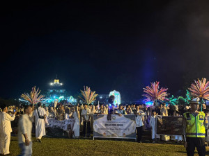 Obor Kemenangan Menyambut Idul Fitri, Danlanal Bintan Lepas Pawai Takbir Keliling