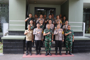 Wakapolres Kepulauan Seribu Hadiri Silaturahmi Danrem 052/Wijayakrama, Perkuat Sinergitas TNI-Polri Jaga Kamtibmas