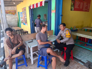 Bhabinkamtibmas Pulau Tidung Aktif Sambangi Warga, Sosialisasikan Layanan Polri 110