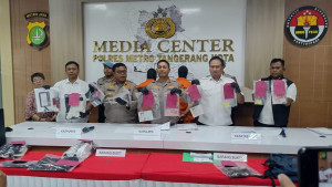 Polisi Bekuk WNA Asal Tiongkok Gasak 4.5 Milyar di Tangerang