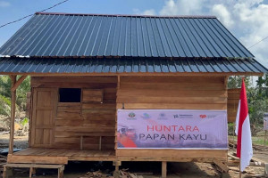 Kayu Hanyutan Banjir di Aceh-Sumut Dimanfaatkan Jadi Material Huntara Warga Terdampak Bencana