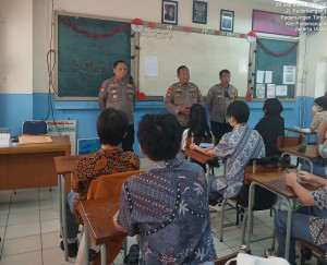 Polsek Pademangan Ajak Pelajar SMA St. Maria Della Strada Jauhi Tawuran dan Narkoba