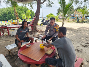 Jakarta On The Spot di Pulau Pramuka, Bhabinkamtibmas Imbau Warga Waspadai Hoaks dan Jaga Kamtibmas