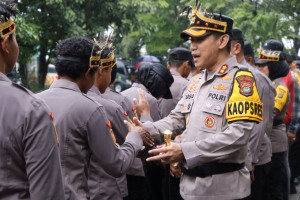 Kapolres Kepulauan Seribu Lepas Bintara Remaja BKO Pengamanan Natal 2025 dan Tahun Baru 2026 dengan Haru dan Suka Cita