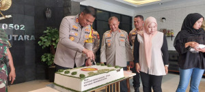 Polres Metro Jakarta Utara Berikan Surprise Party HUT TNI ke 80 di Makodim 0502/JU