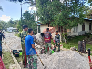Turun Langsung ke Lapangan, Dansatgas TMMD Ke-129 Kodim 1807/Sorsel Kobarkan Semangat Gotong Royong Warga