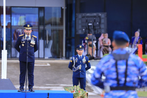 Komandan Lanud Sultan Hasanuddin Pimpin Upacara Peringatan HUT ke-80 TNI Angkatan Udara