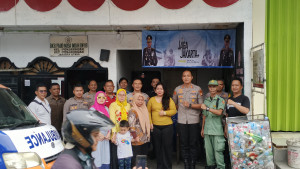 Polsek Metro Penjaringan Gelar Siskamling Bersama Warga RW 09 Penjaringan