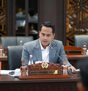 Legislator Gerindra Minta Pramono Buktikan "Tanah Harapan" Lewat Perbaikan Lapangan Kobra untuk kesehatan dan olahraga