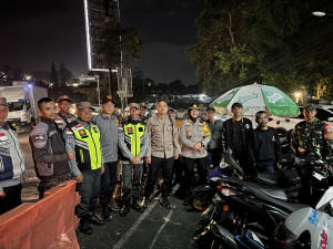 Polisi Razia Miras dan Patroli Malam di Megamendung, Warga Diimbau Gunakan Call Center 110
